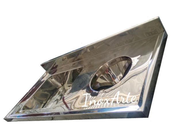 Quando investir em pia hospitalar em aço inox vale mais a pena do que outros materiais